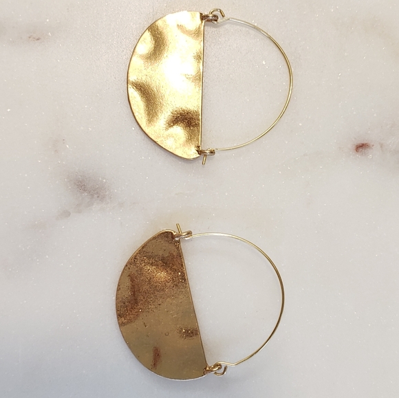 New Anthropologie Gold  Earrings - Picture 3 of 3